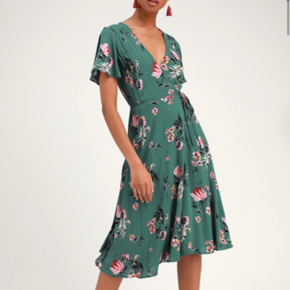Lulu’s Jet Set For Sun Teal Green Tropical Print Wrap Midi Dress in Size L